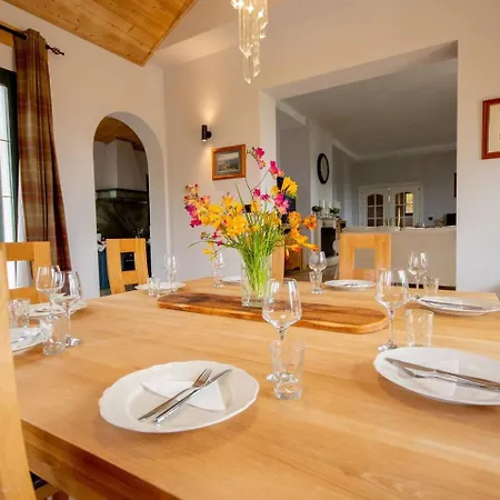 Villa Impressive Dazura In Valtocado
